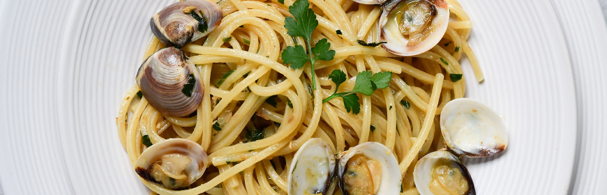 Come acquistare, conservare e cucinare le vongole evitando rischi alimentari? [Video]